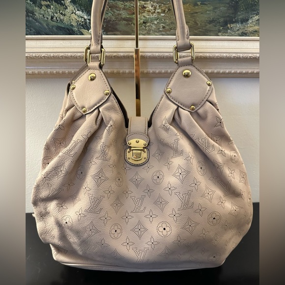 Louis Vuitton Monogram Mahina Hobo beige - Picture 13 of 16